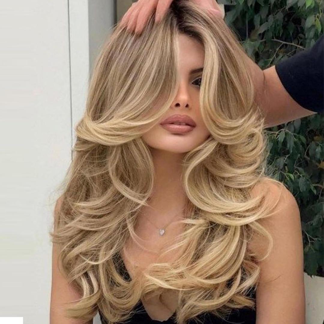 Long Golden Blonde Wavy Layered Wig with Curtain Bangs for White Women Synthetic Platinum Blonde Highlight Wig Light Brown Body Wave with Bangs Middle Part for Daily Party Use