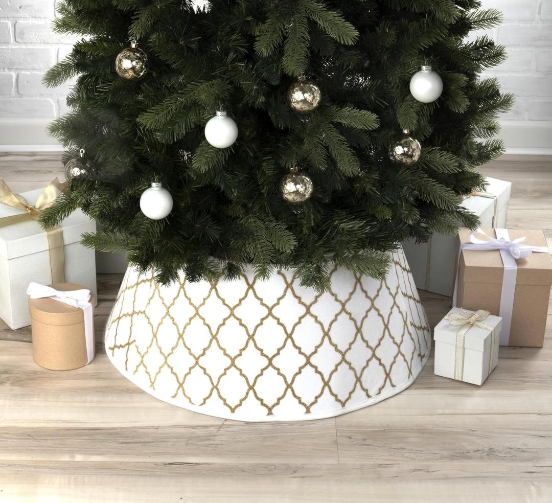 New Traditions White Velvet Christmas Tree Collar with Gold Glitter Quatrefoil Print  26" Diameter Fabric Stand Band for Artificial & Natural Trees  Tree Skirt Alternative, Collapsible