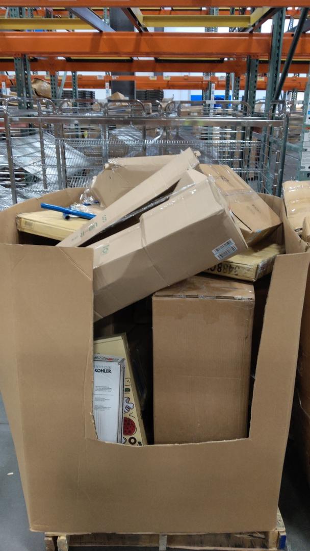 Pallet of Salvage Items Pallet of Salvage Items