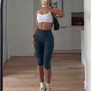 MOOSLOVER Women Hidden Scrunch Butt Lifting Capri Leggings High Waisted Seamless Compression Tummy Control Yoga Pants (Blue, M)