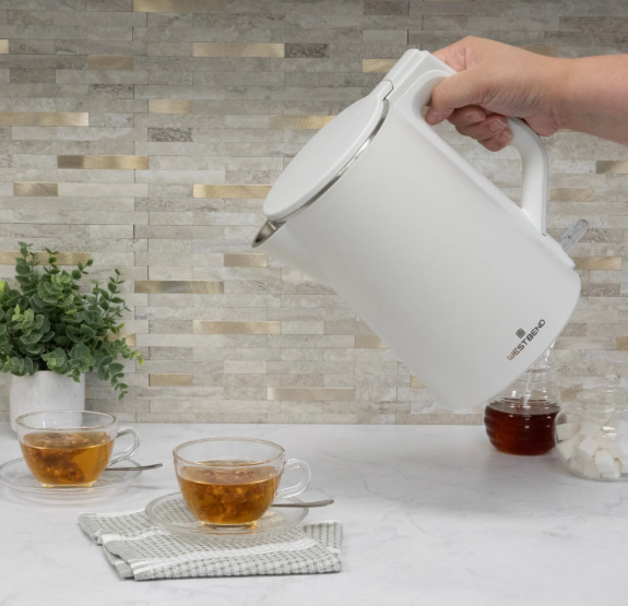 WEST BEND - 1.5 L WHITE & GOLD ELECTRIC KETTLE - KTWB2LWG13