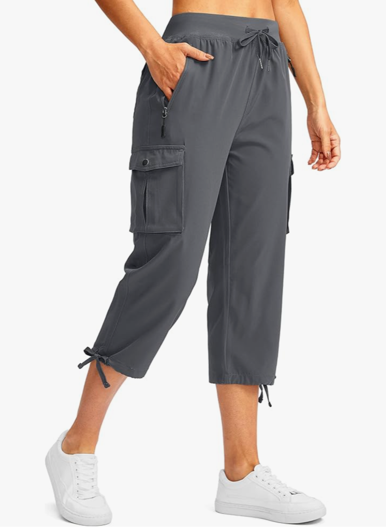 Soothfeel Women's Cargo Capris Pants with 6 Pockets Lightweight Quick Dry Travel Hiking Summer Pants for Women Casual, S