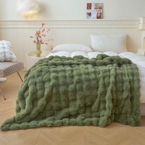 LIFEREVO Fluffy Faux Rabbit Fur Bubble Throw, Plush Shaggy Blanket for Couch Sofa Chair, Soft Cute Moss Furry Blanket Adults Kids Teens Girls, Fuzzy Throw for Bedroom Living Room, 50x60, Sage Green