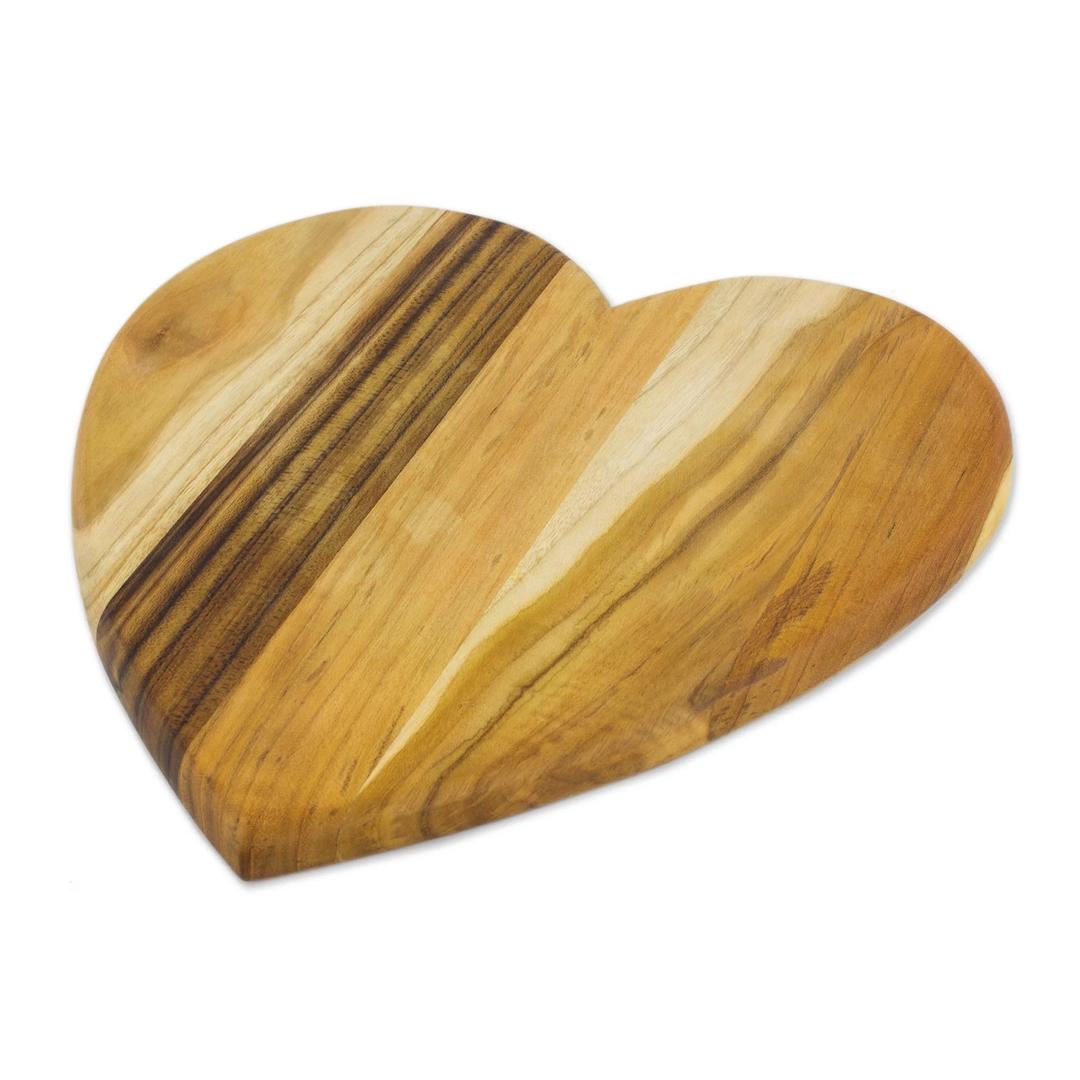 Patelai Heart Shaped Cutting Board Valentine's Day Gifts Acacia Wood Bread Cheese Serving Platter Serving Charcuterie Board for Meat Cheese and Vegetables Women Gifts(Heart Hole Style)