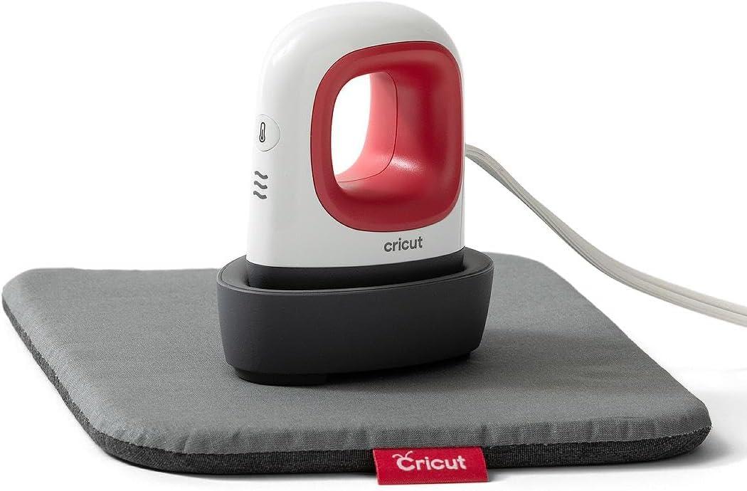 Cricut EasyPress Mini Heat Press Machine with Heat Press Mat (8" x 10") (Raspberry)