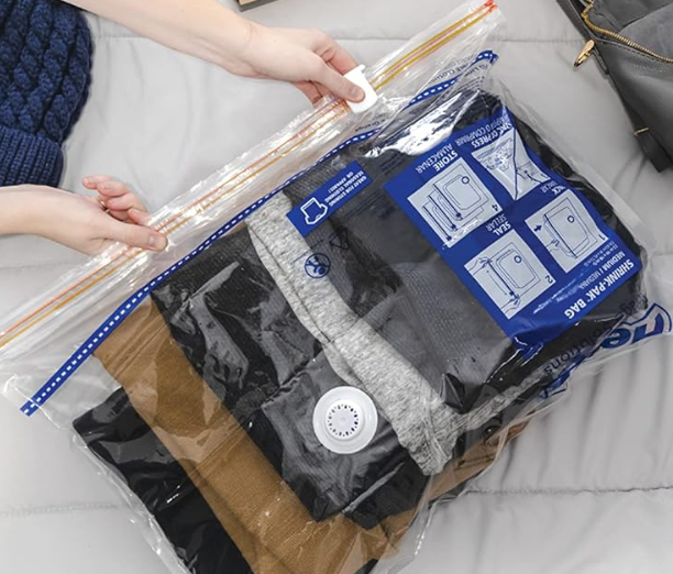 Hefty Shrink-Pak Vacuum Storage Bags - Space Saver for Under Bed Storage, Clothing and Comforters, Odor Resistant 4 Bags