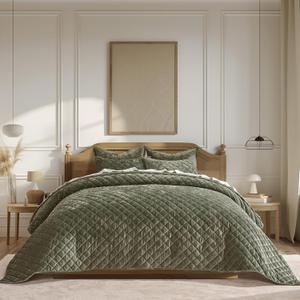 EVERGRACE Luxury Velvet Quilt Set King Size, Diamond Quilted Lightweight Velvet Comforter for All Season, Ultra Soft Oversized Bedspread Coverlet Bedding Set with 2 Pillow Shams, Olive Green