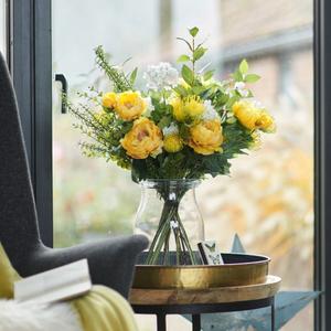 The Meaning & Psychology Of Flower Colours