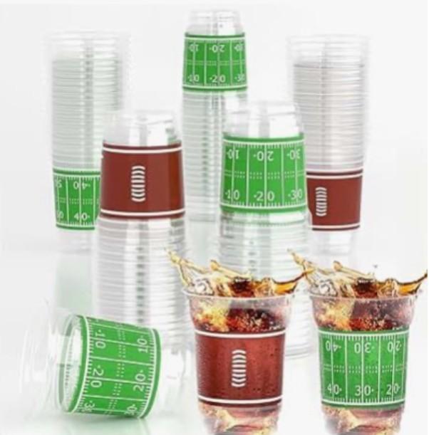 TURNMEON 50 Pcs 16 Oz Football Party Supplies Cups with Lids, Thickened Football Plastic Cup 2 Designs Disposable Spill-Proof Drinking Cups Sports Tailgate Events Party Favors Decorations