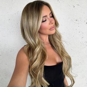 Long Ombre Blonde Wavy Wig Natural Looking Synthetic Heat Resistant Fiber Wig Ombre Blonde Gradient Middle Part Curly Wig For Daily Party Use For Women 26 Inch