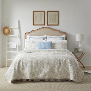 Laura Ashley - Queen Quilt Set, Soft Cotton Bedding with Reversible Design, Medium Weight for Year Round Use, 3 Piece Bed Set with Matching Pillowcases (Amberley Beige)