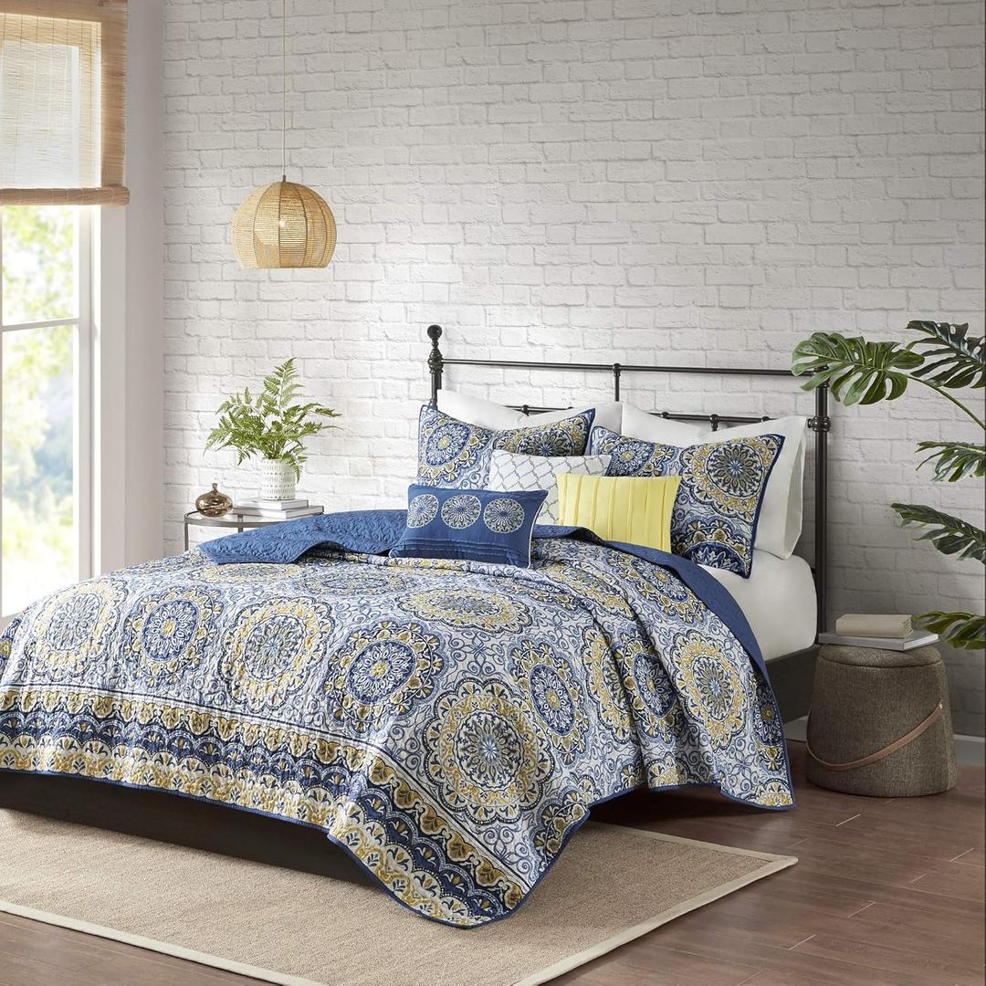 Madison Park Tangiers Quilt Modern Classic Design All Season, Breathable Coverlet Lightweight Bedding Set, Matching Shams, Decorative Pillow, Full/Queen, Circle Blue 6 Piece 