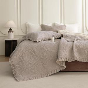 QSH 3PCs Linen Feel Oversized King Quilt Bedspread Set(120"x120"),Stonewashed Cotton Ruffled Quilt California King,Ultra Soft Lightweight Crinkle Shabby Bedspread Coverlet Bedding Set for All Seasons
