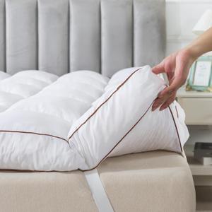 WhatsBedding 3 Inch Memory Foam Mattress Topper Queen Size Plus Thicked Down Alternative-Lined, 1700GSM Fluffy Shredded Memory Foam Filled Pillow Top, 4 Anchor Elastic Bands, Anti-Slip Bottom, 60x80in