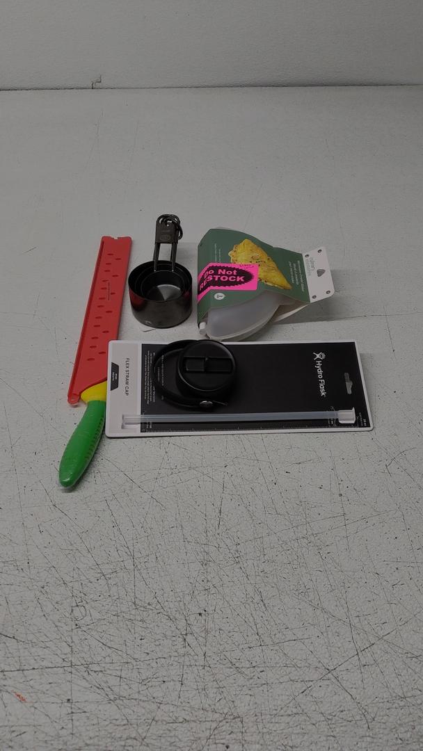 Culinary Elements Microwave Omelet Maker, Nonstick 3-Egg Capacity, Quick & Easy Breakfast Cooker, BPA-Free, Dishwasher Safe, Hydro Flack FLEX STRAW CAP, Knife,