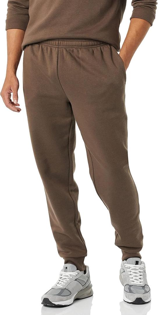 Amazon Essentials Men's Relaxed-Fit Fleece Joggers Sweatpants (Medium Brown)