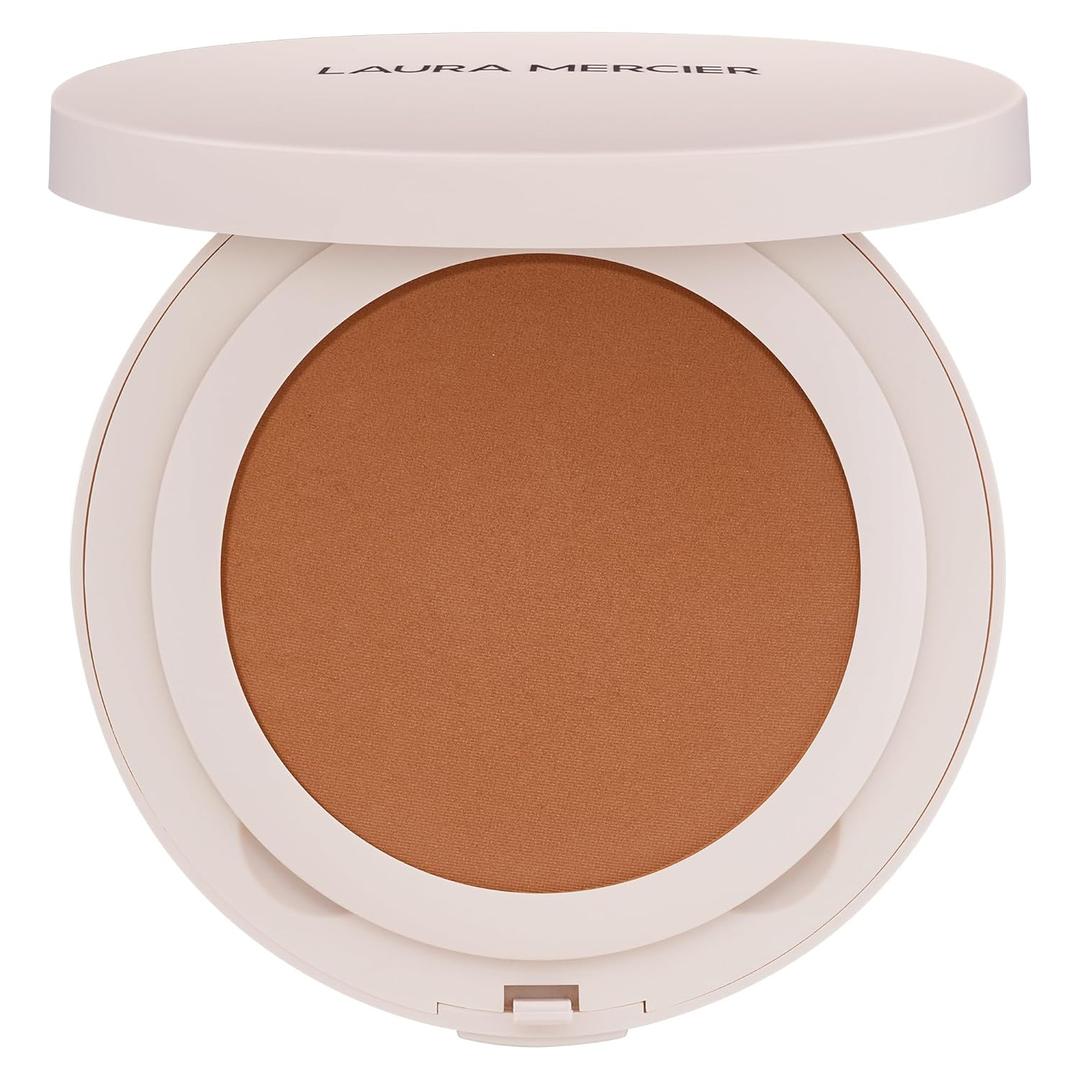 Laura Mercier Ultra-Blur Talc-Free Waterproof Translucent Pressed Setting Powder, 16HR Weightless Wear and Shine Control, Hyaluronic Acid Infused for 24HR Hydration, Natural Finish, Includes Puff (Translucent Medium Deep)