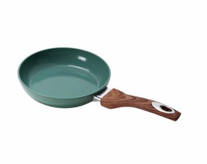 FF GREEN WOOD HANDLE FRYING PAN 8IN