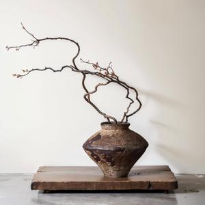 Wabi Sabi Rusty Vintage Vase, 6.1" Tall Wabi Sabi Decor Rustic Farmhouse Pottery Vase for Centerpiece, Textured Pottery Flower Vases for Home Decorative, Table, Living Room, Bedroom, Bathroom, Kitchen