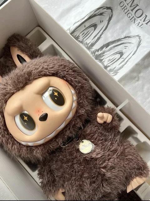 POP MART The Monsters - I Found You Vinyl Face Doll, 22.8 in/58cm Height, Toys for Modern Home Decor, Collectible Toy Set for Desk Accessories