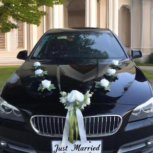 Wedding Car Decoration Garland with Artificial White Flowers and Ribbons Just Married Floral Bouquet with Front Knot for Vehicle Bonnet Hood SUV Truck Bridal Party Car Decor Accessories White
