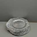 24Pcs Silver Charger Plates Round 13inch, Reef Plate Chargers for Dinner, Bulk Plastic Floral Table Charger Plates for Dinner Wedding Party Event Table Setting Decoration(Silver)