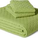 Amazon Basics Brushed Microfiber Quilt Set, Extra Soft with Natural Texture, 3-Piece, Queen/Full, Green