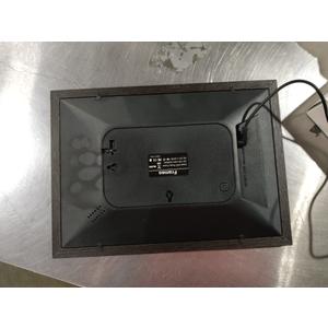 Frameo 10.1 inch Digital Picture Frame WiFi Smart Digital Photo Frame Wood IPS HD 1280 * 800 1080P Touch Screen Auto-Rotate Easy Setup to use Free Share Photos and Videos Gift for mon Father Women