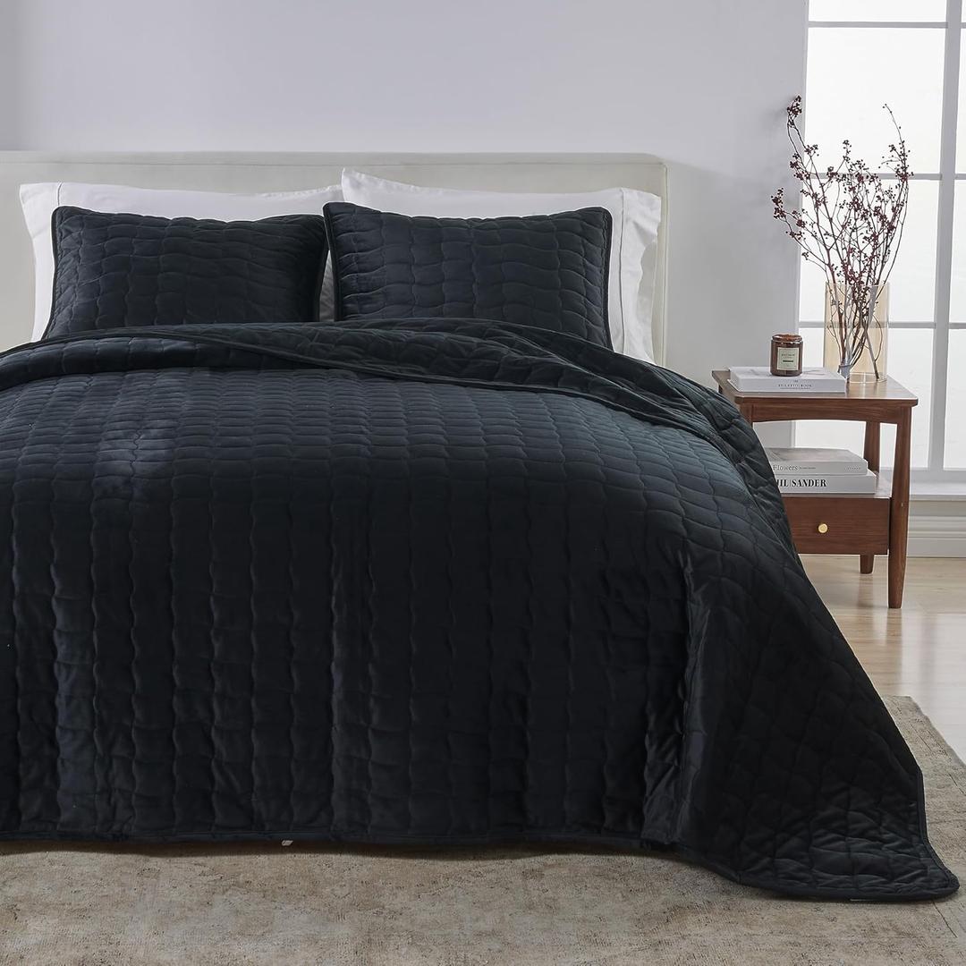 King Size Velvet Quilt and Shams Set - Dual-Sided Luxury Velvet, Heavyweight 3-Piece Bedding Set - Ultra Soft, Quilted Box-Stitched and Down-Alternative Fill (King / California King, Black)