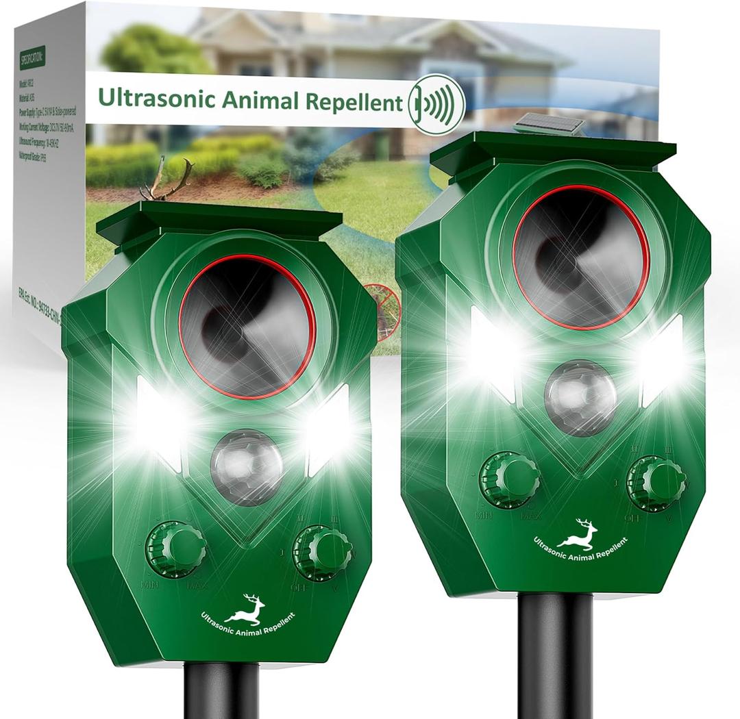 Solar-Powered Ultrasonic Animal Repellent with Motion Sensor, Waterproof Deer Repellent Device with LED Flashing Lights, Perfect for Outdoor Yards, Effective to Repel Deer, Coyotes, Raccoons, and Cats