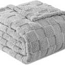 Exclusivo Mezcla Fleece Throw Blanket for Couch,Super Soft and Warm Lightweight Checkered Pattern Blankets for All Seasons, 50x60 Inches, Light Grey