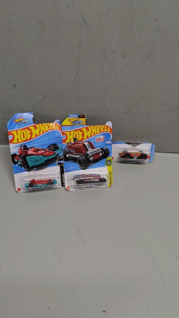 Pack Of 3 Hot Wheels Cars (Flippin Fast, Mo-Stash, Arrow Dynamic)