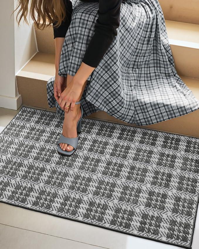 DEXI Entryway Door Mat Inside, Front Entrance Doormat Thin Low Profile, Non Slip Mats Absorbent for Home Entry Floor, 24x36, Checkered Grey