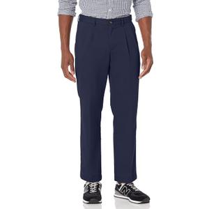 Amazon Essentials Men's Classic-Fit Wrinkle-Resistant Pleated Chino Pant (in Big & Tall) (44W x 30L, Navy)