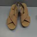 Clarks Women's Annadel Eirwyn Wedge Sandal (Beige, 9)