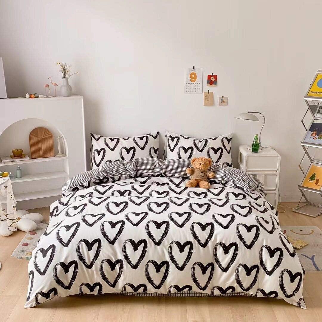 Pureant Love Comforter Set Queen Black and White Comforter Cotton Boho Black Quilts Women Men Heart Shaped Comforters Boys Teens Kawaii Comforter Cute Soft White Bedding Love Heart Queen Size Bedding