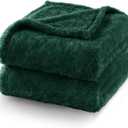 Exclusivo Mezcla Plush Fuzzy Fleece Bed Blanket Queen Size, Super Soft, Fluffy and Warm Blankets Suitable for All Seasons (Forest Green, 90x90 Inches)