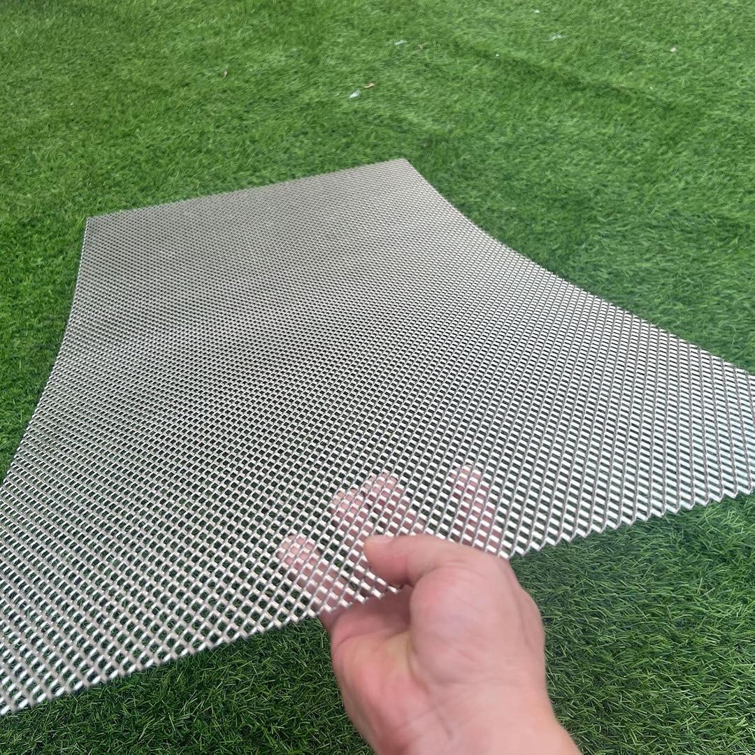 36"x18" 304 Stainless Steel Expanded Metal 19 Gauge 0.2"x0.4" Holes Expanded & Perforated Sheets Metal Grate Screen/Fence Wire/Privacy Fence/Screen Door Mesh/Window Screen Mesh/Rodent Mesh