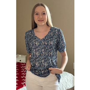 Zeagoo Women's Puff Short Sleeve Boho Shirts Casual V Neck Floral Solid Summer Blouse Pleated Tunic Top, Floral, Small