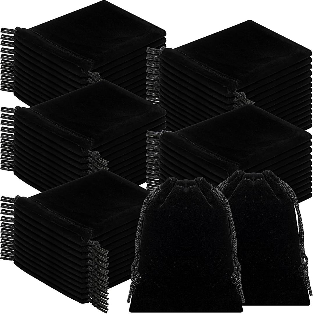 Sweetude 100 Pieces Valentine's Day Velvet Drawstring Bags Jewelry Pouches Bulk 2.76 x 3.54 Inches Wedding Mini Gift Bags for Party Favors(Black)