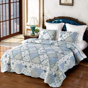 VIVILINEN Blue Floral Patchwork Quilt Set King Size Reversible Quilted Bedding Set with 2 Pillowcases | Blue Quilt Set, King Size Quilt Set, Patchwork Quilt, King Size Comforter, Reversible Quilt, Floral Quilt Set