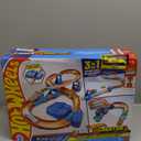 Hot Wheels Toy Car Track Set, Deluxe Building Box with Motorized Booster, 1:64 Scale Vehicle, Speed Snap Track, Boosted Jump Speedway