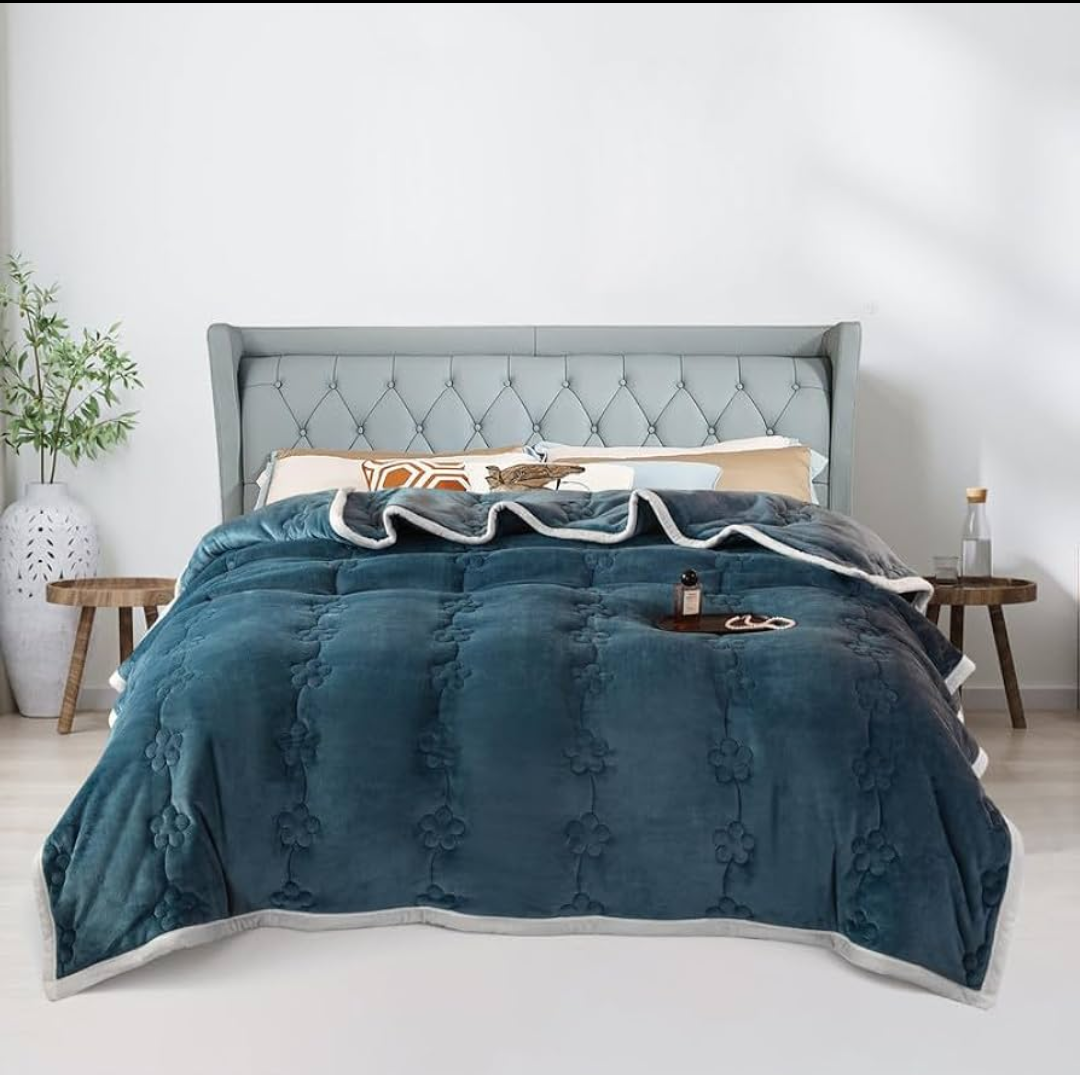 ShowyLive Extra Thick Blanket for Sofa Recliner Bed, Warm 3 Layers Flannel Blanket for Winter Autumn, Plush Quilt, Breathable Velvet Comforter, Washable Throw Blanket 810gsm (Grey 70.8"x78.7")