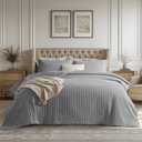 Bedsure Quilts Queen Size - Ultra Soft Queen Quilt Bedding Set for Modern & Scandinavian Bedrooms, Lightweight All-Season Comforter with 2 Pillow Shams, Grey Summer Bedspread Coverlet 90x96 Inch