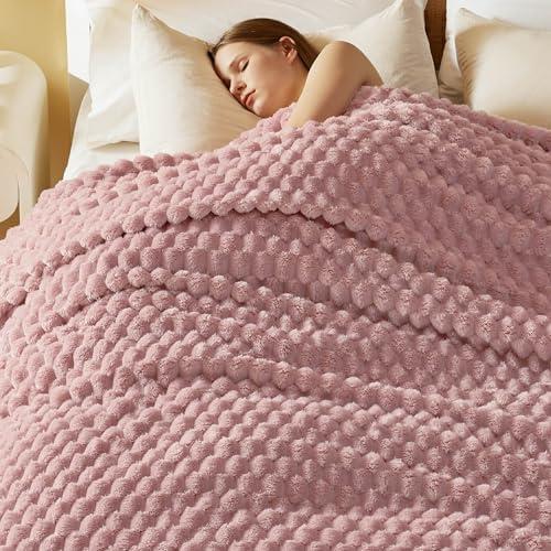Bedsure King Size Blanket for Bed - Super Soft, Cozy Blankets for Women, Cute Large Fleece Gifts for Girls, Pink, 108x90 Inches