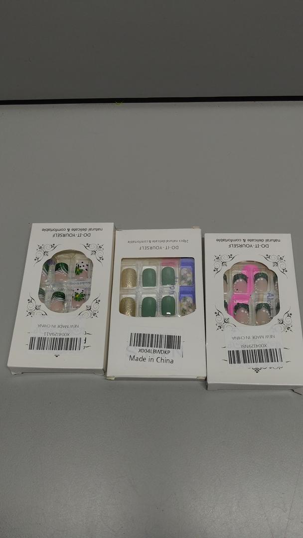 Short Square Press on Nails Fake Nails Green Glitter French False Nails with Dot  Design Acrylic Glossy Glue on Nails Artificial Stick on Nails Full Cover for Women Girls 24Pcs, Set of 3