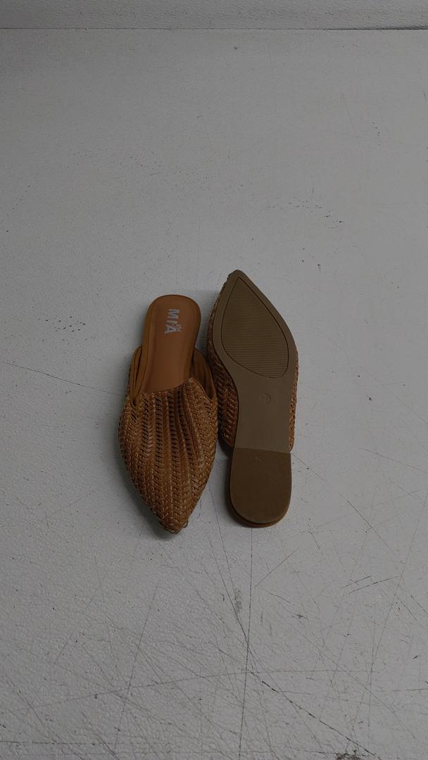 MIA Girl Beage Woman's Flip Flop 7 1/2