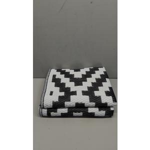 9' x 12' Plastic Straw Outdoor Patio & RV Rug - Large Floor Mat for Outdoors, RV, Patio, Backyard, Deck, Picnic, Beach, Trailer, Camping - Black & White Diamond