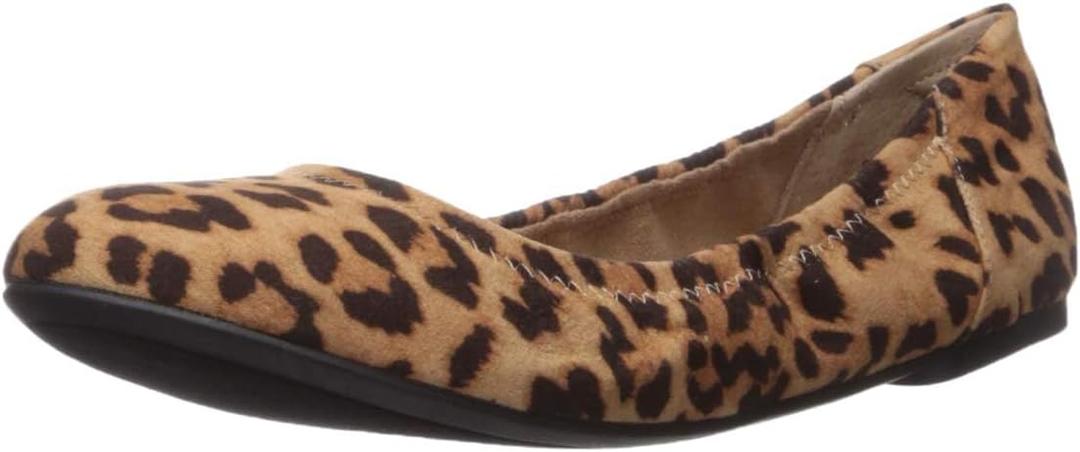 Amazon Essentials Women's Belice Slip On Ballet Flat (9, Light Brown Leopard)