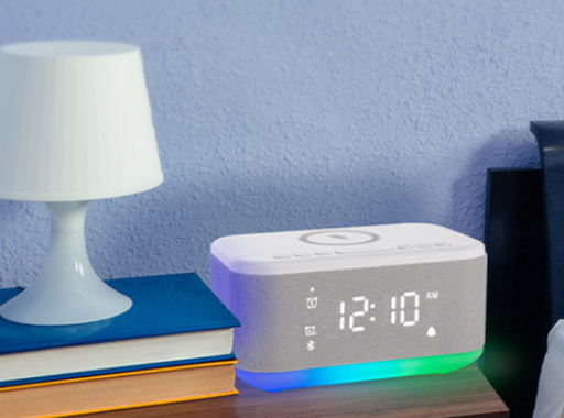 Bluetooth Alarm Clock Radio FM Charge Snooze Dim 12/24H,hui